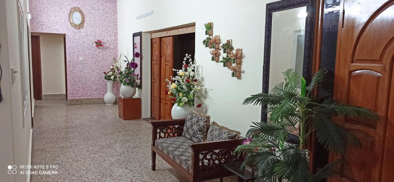 Rehaish Inn Guest House Karachi Esterno foto